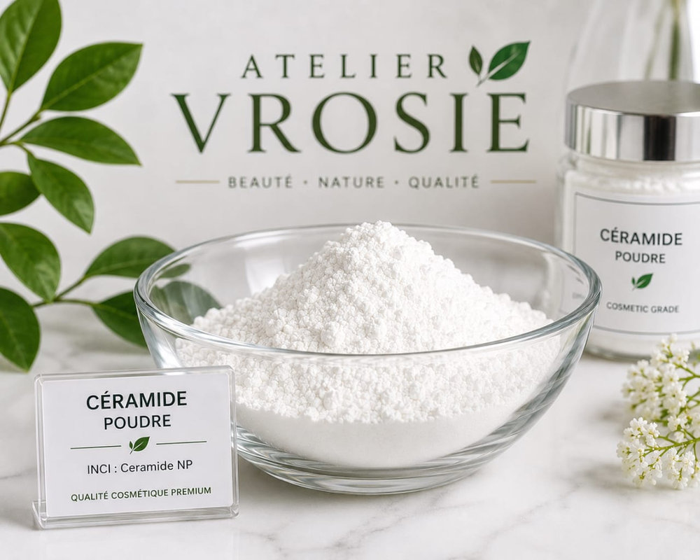 Poudre de Céramide NP Atelier Vrosie dans un bol de verre